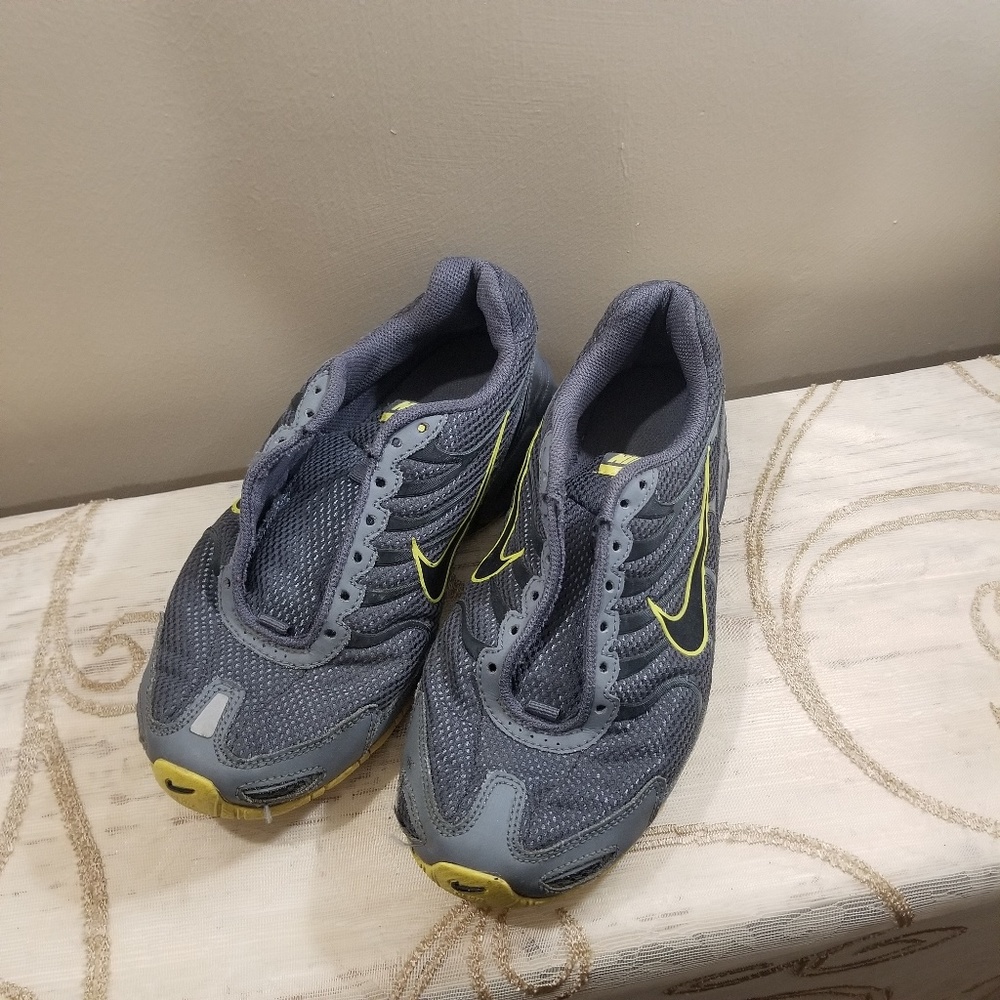 Nike (MaxAir)